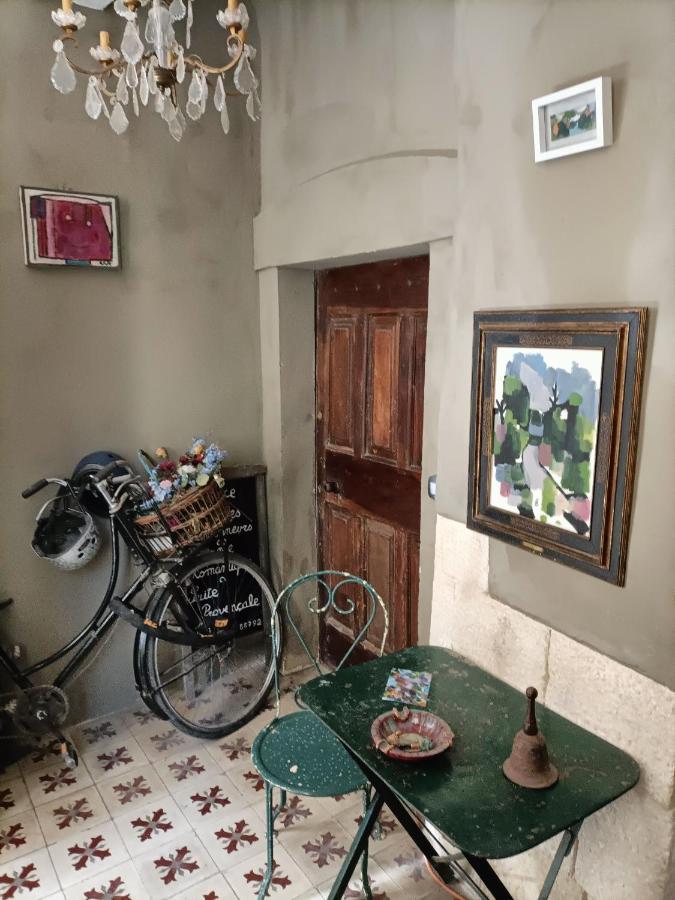 Entre Terre Et Ciel. Saignon